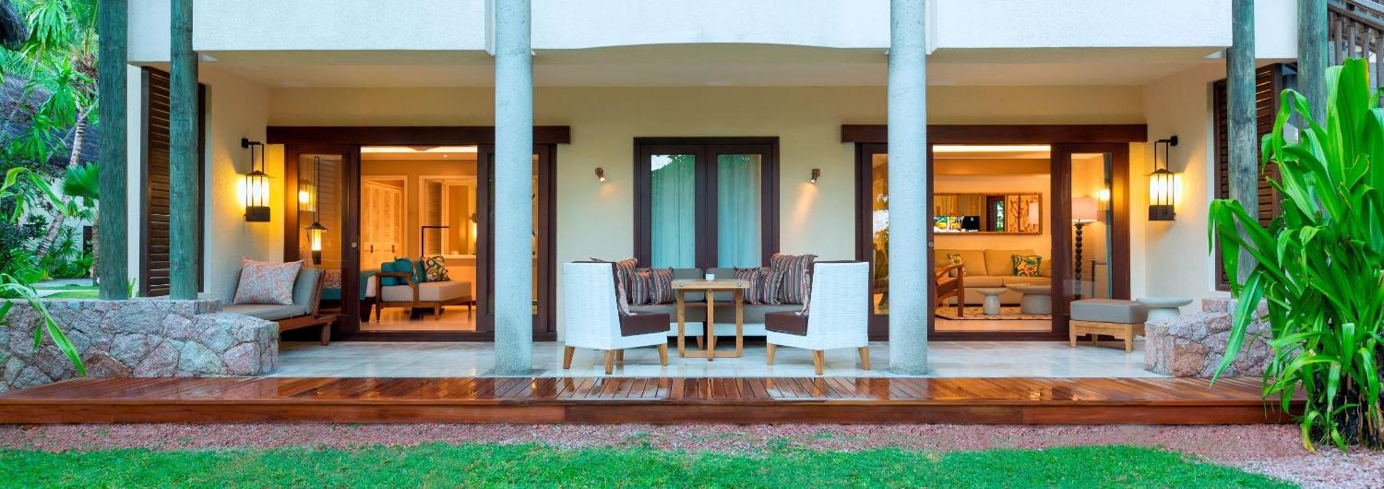 Constance Lemuria Grand Anse  Exterior foto A villa at the resort