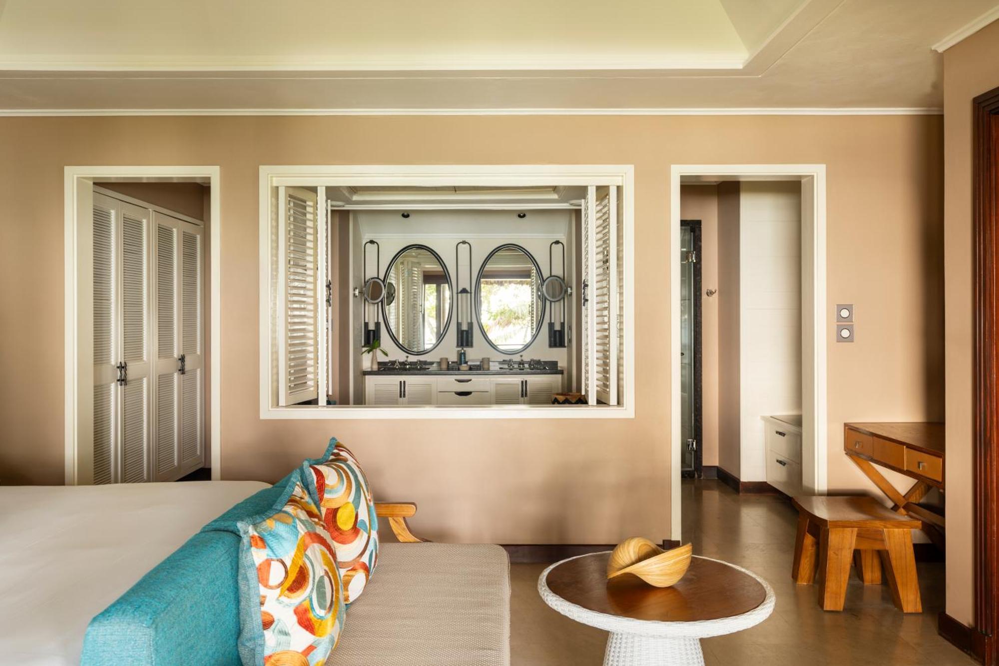 Constance Lemuria Grand Anse  Exterior foto A suite at the InterContinental Fiji