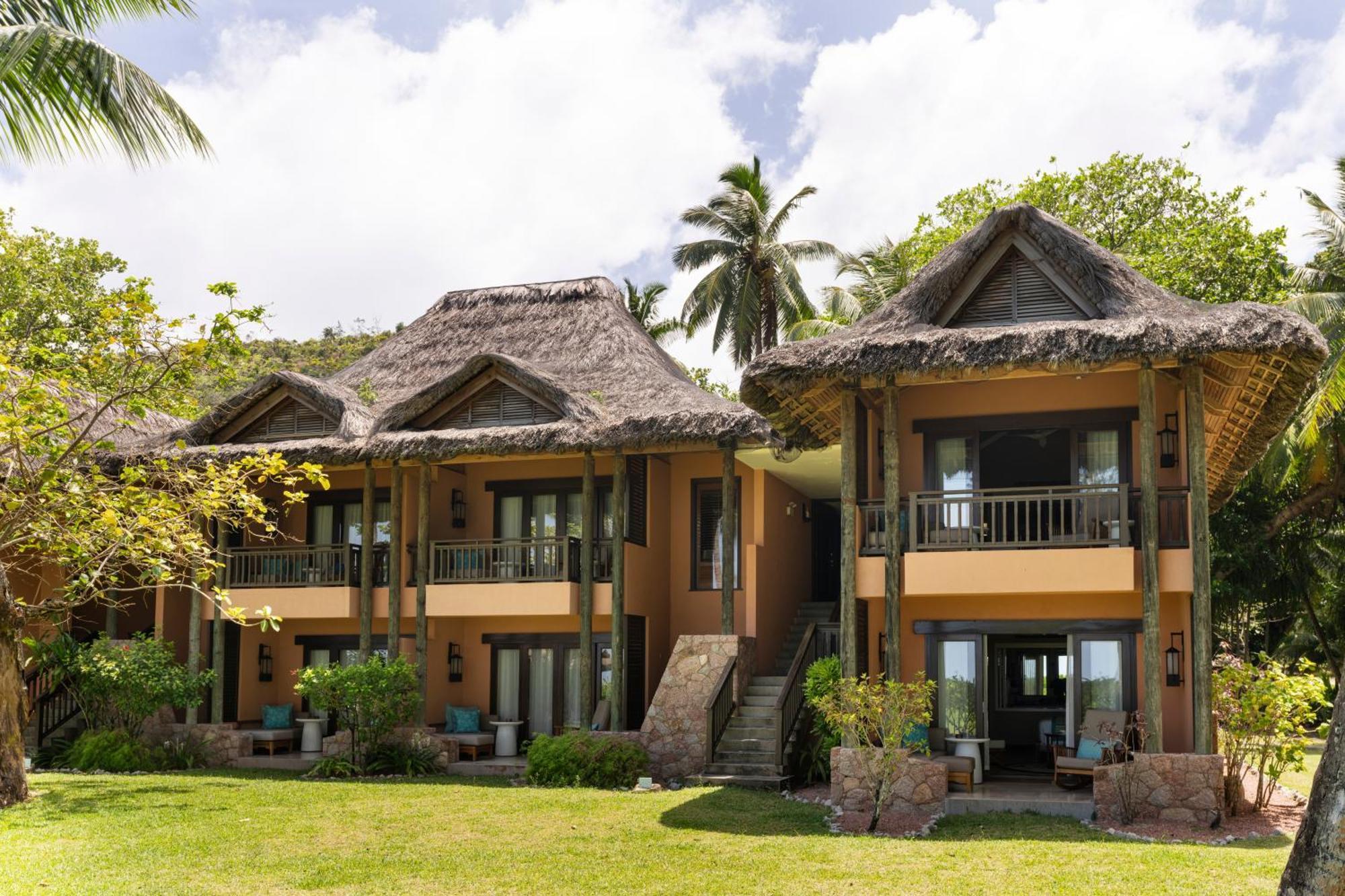 Constance Lemuria Grand Anse  Exterior foto Beachfront Villas