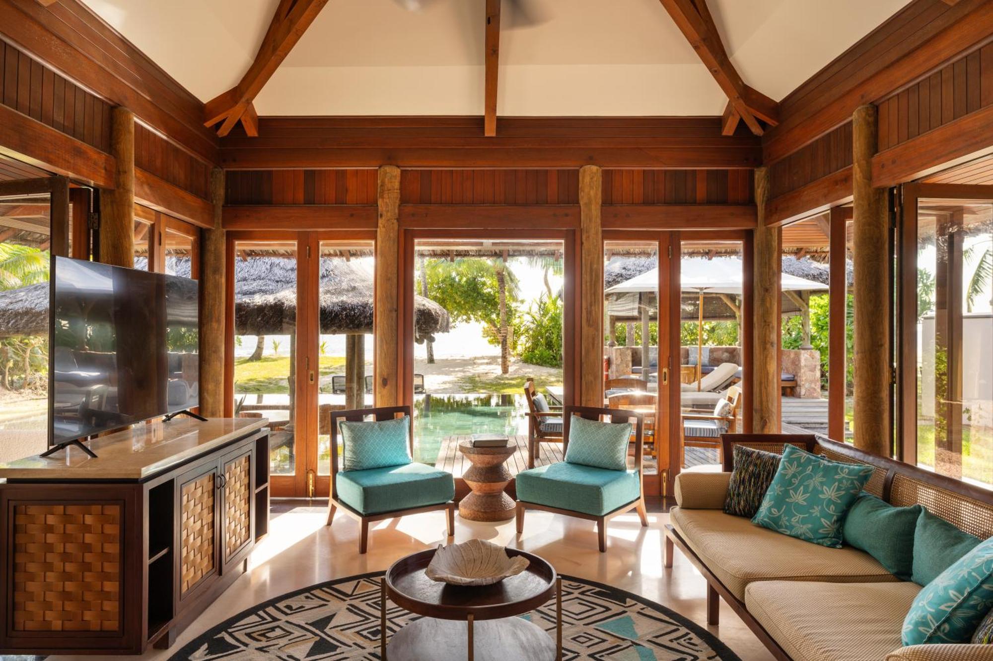 Constance Lemuria Grand Anse  Exterior foto Living room of a Beachfront Villa