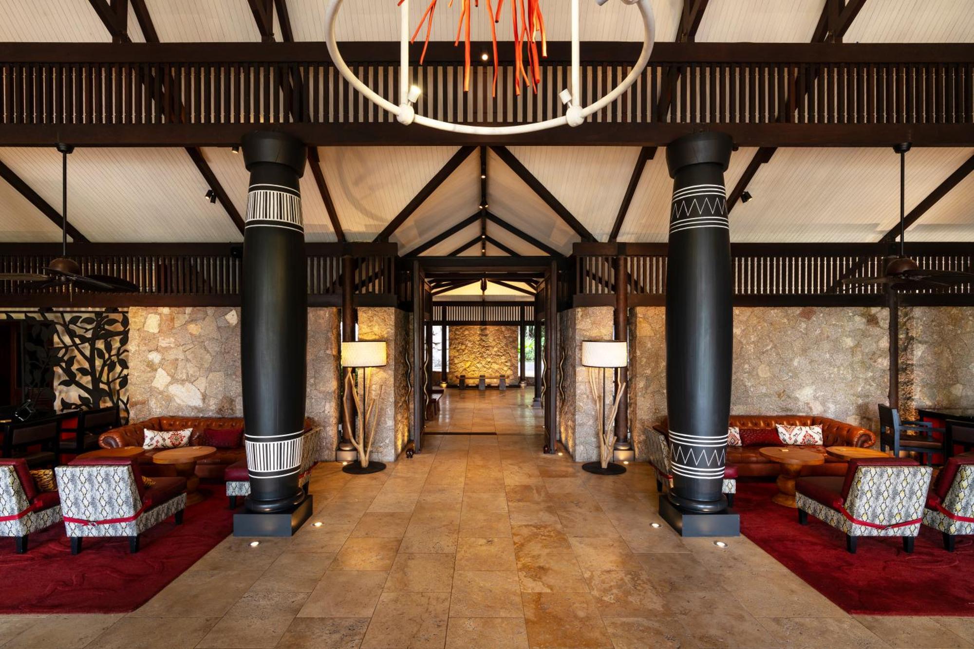 Constance Lemuria Grand Anse  Exterior foto The lobby of the hotel