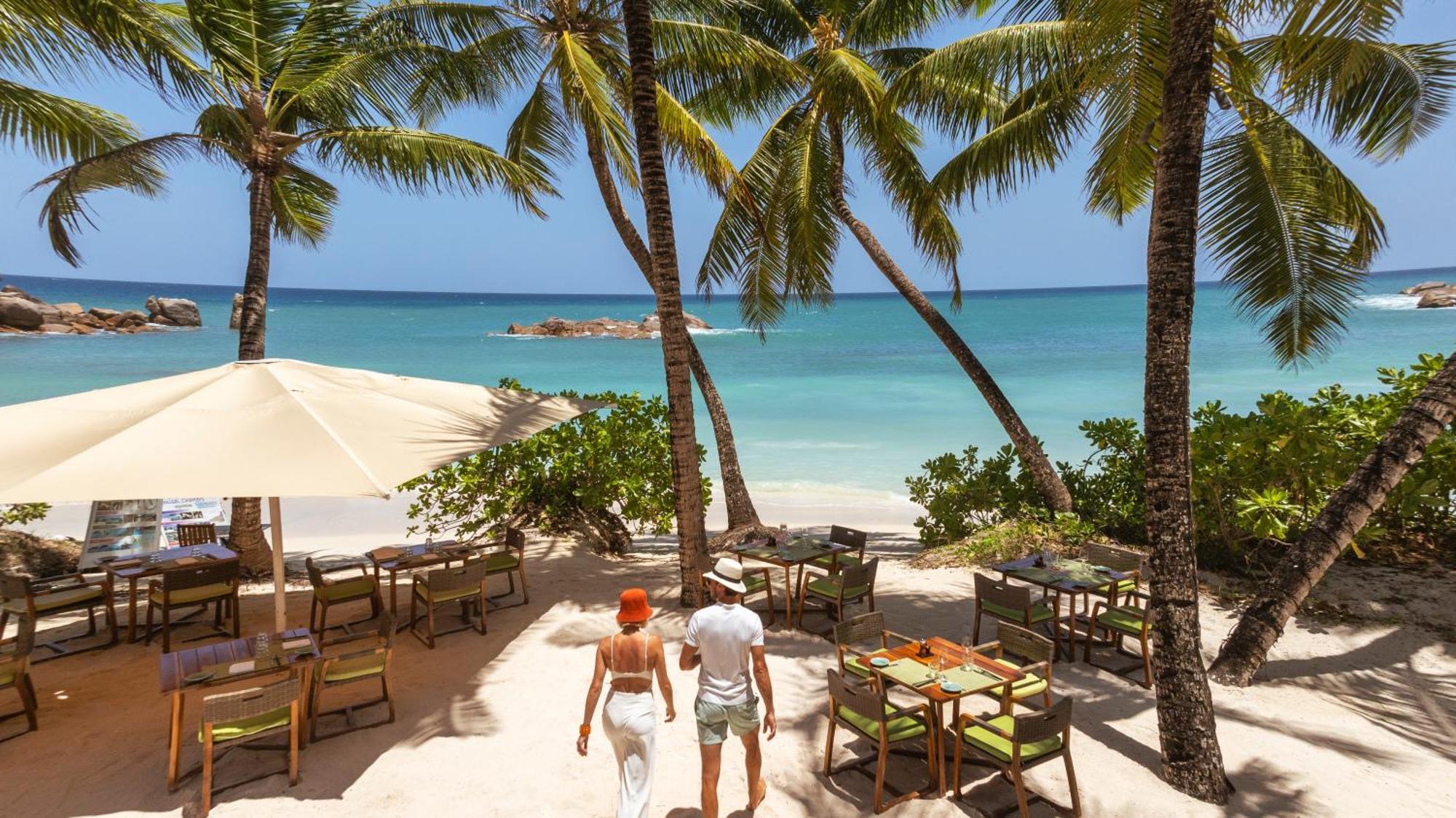 Constance Lemuria Grand Anse  Exterior foto Beach at the resort